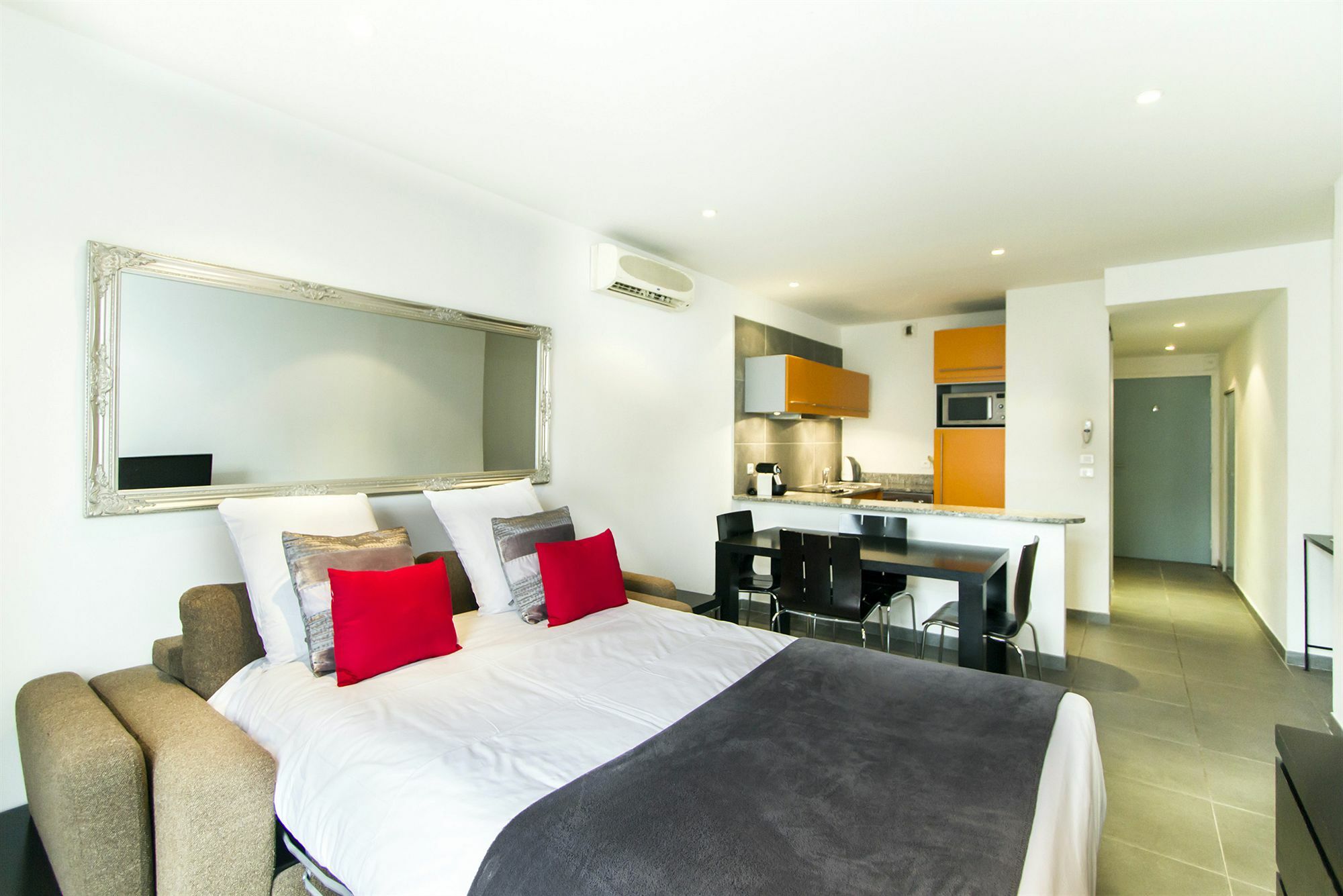 Florella Croisette Apartment Канны Экстерьер фото